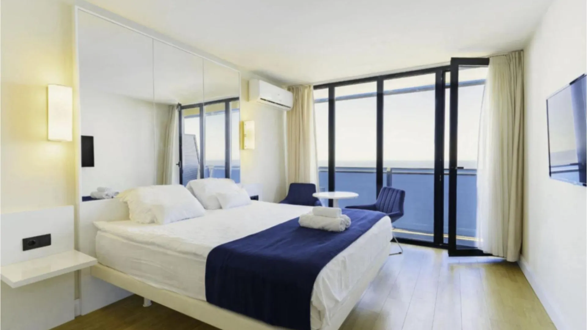 Incredible Sea View Aparthotel In Orbi City Batumi Grúzia
